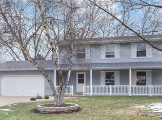 4437 Robin Ct, Gurnee, IL 60031