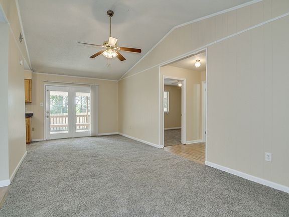 4th image of 120 W Lynne Dr