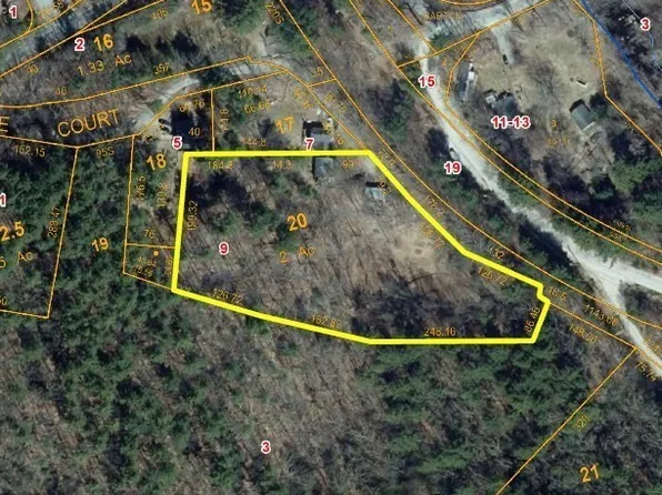 9 Wallace Ct, Oxford, MA 01540