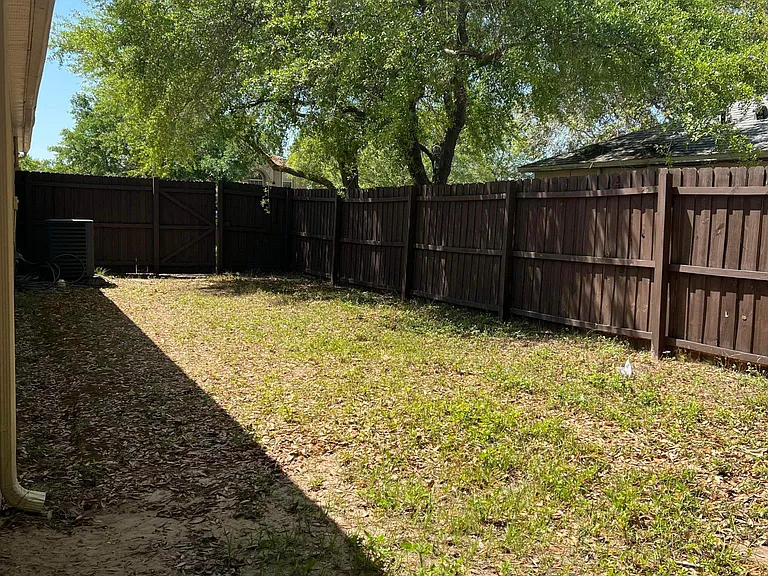 1612 Muir Cir — Photo 29