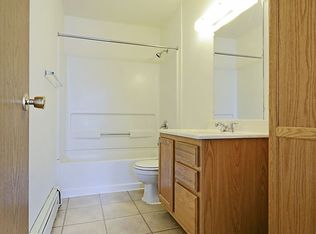 620 6th Ave SW APT 6, Minot, ND 58701