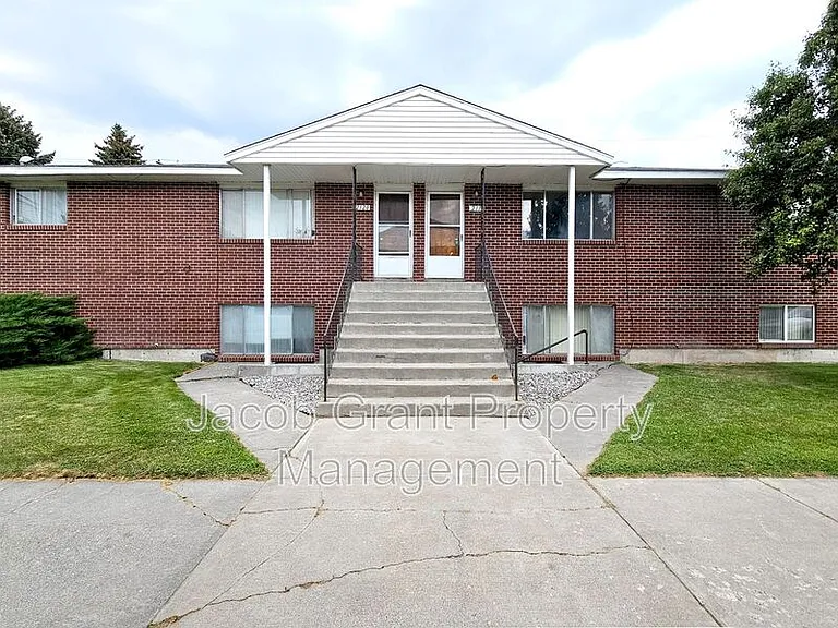 2118 Saint Clair Rd — Photo 1