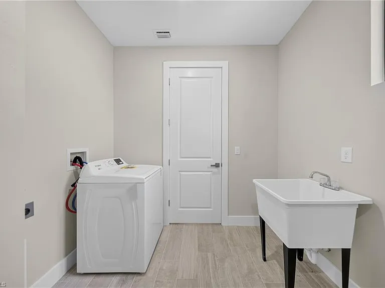 119 Wellington Ave — Photo 34