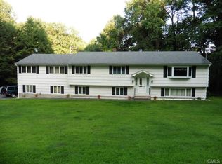 90 Greenwood Ln, Monroe, CT 06468
