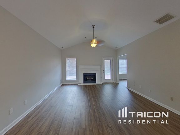 2nd image of 203 Belvedere Grn