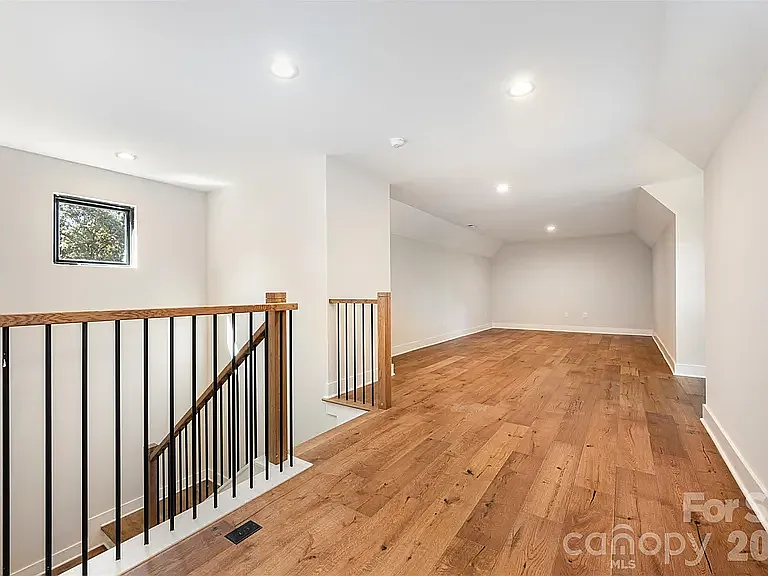 1121 Condon St — Photo 12