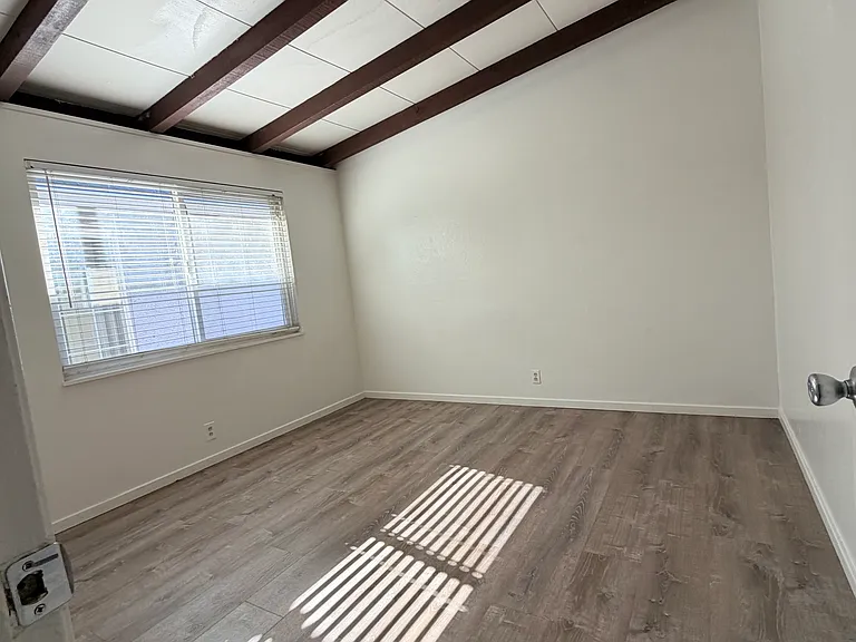 10 Tasco Ct — Photo 13