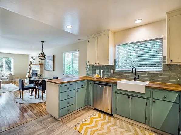 836 Seacliff Dr, Aptos, CA 95003