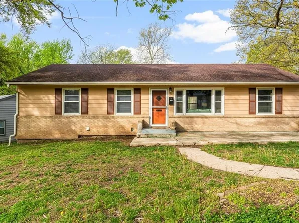 1801 Rankin Dr, Independence, MO 64055