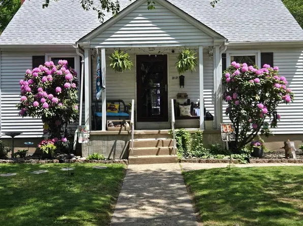 217 Elm Ave, Riverton, NJ 08077
