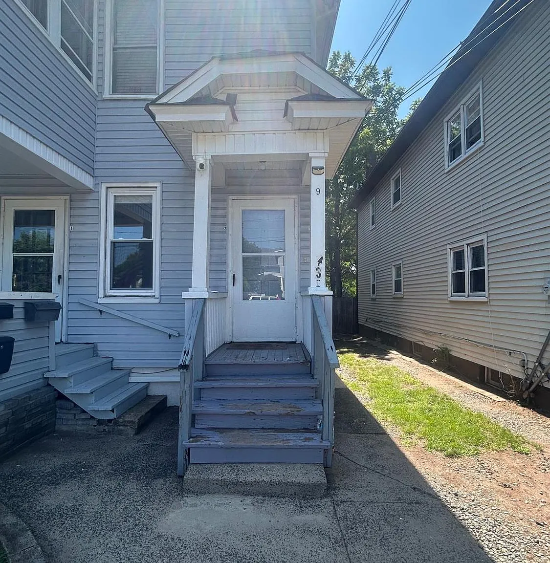 2 bed, 1.0 bath, 1898 sqft, $2,250 — Photo 2