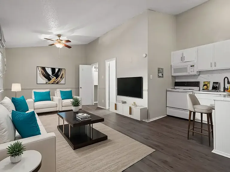 1300 Parker Ln — Photo 11