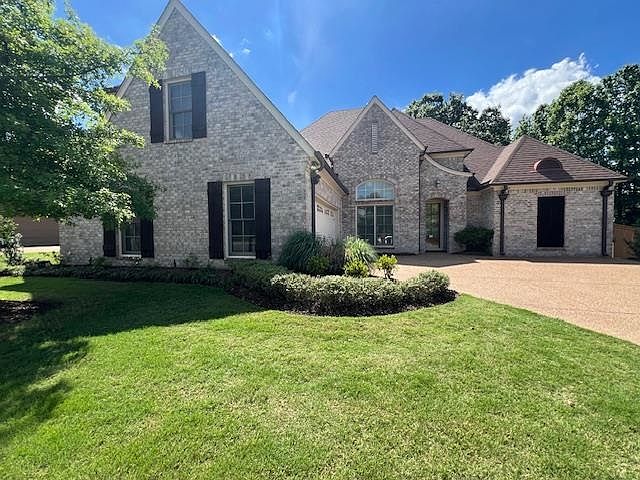 1st image of 849 Six Oaks Ln