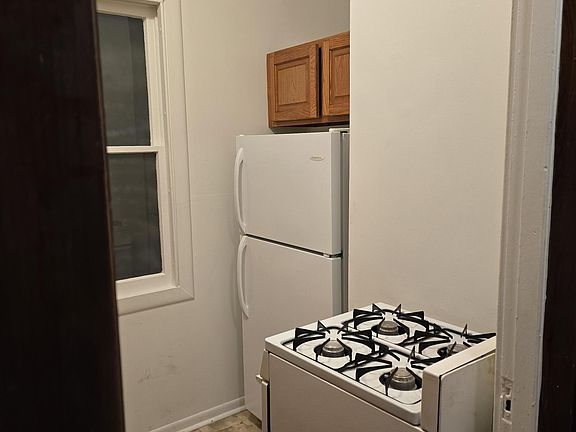 4th image of 2020 Garfield Ave APT 3