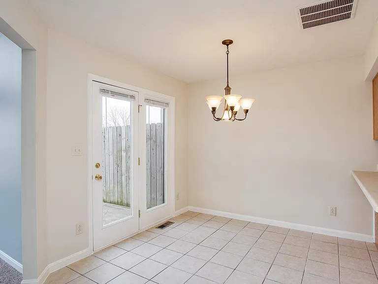 2025 Pine Forest Dr — Photo 7