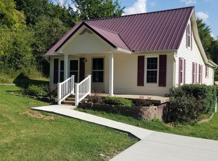 575 Cummings Ln, Cottontown, TN 37048