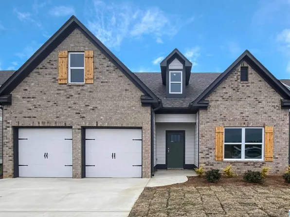 240 Camellia Ln, Pell City, AL 35128