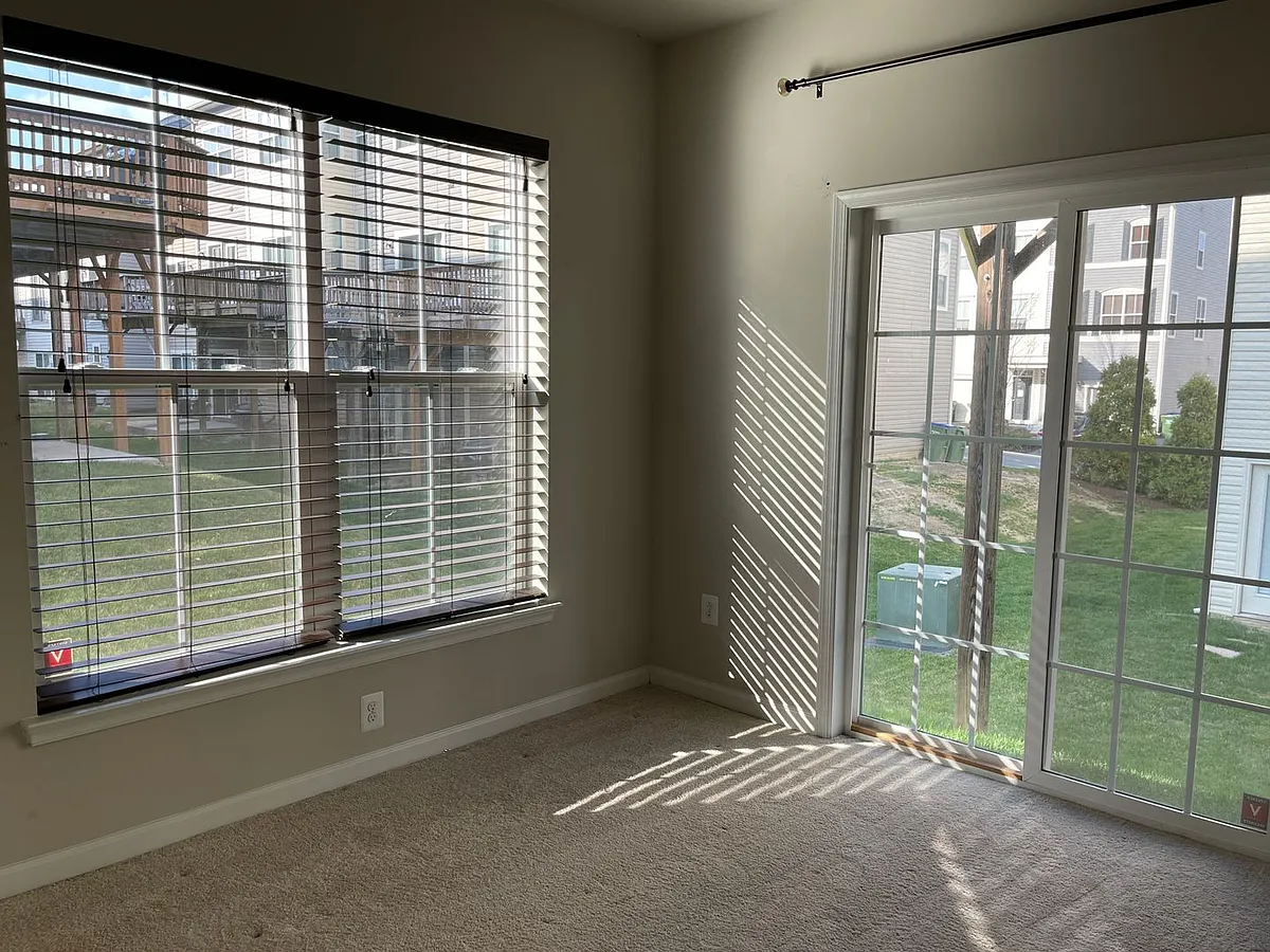 Building Photo - 201 Woodstream Cir