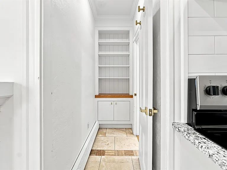 229 Saratoga St #2 — Photo 4