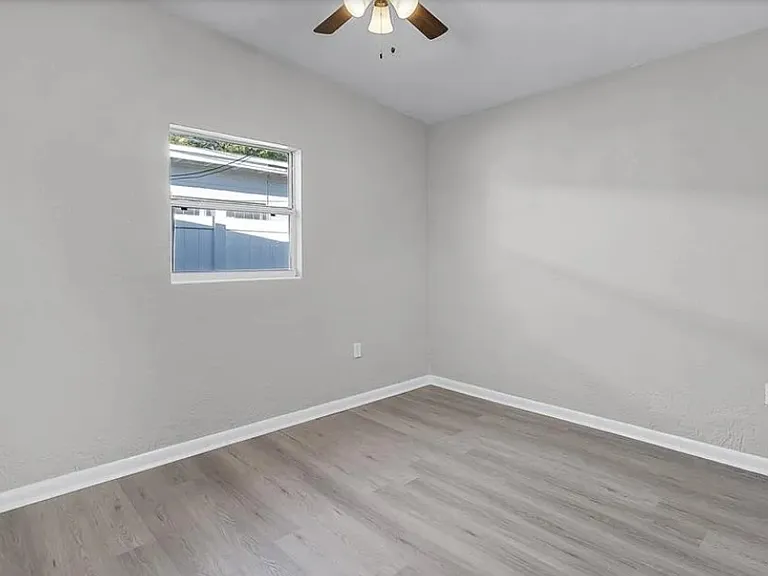 912 Citrus St — Photo 12