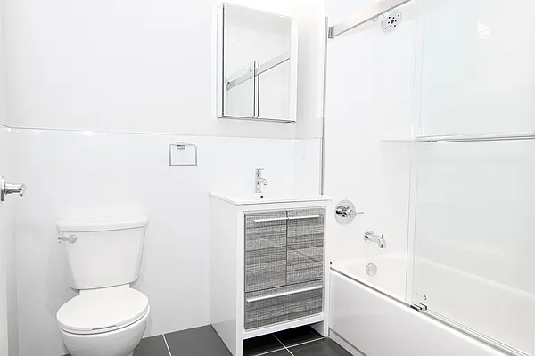 Rented by Modern Spaces | media 26