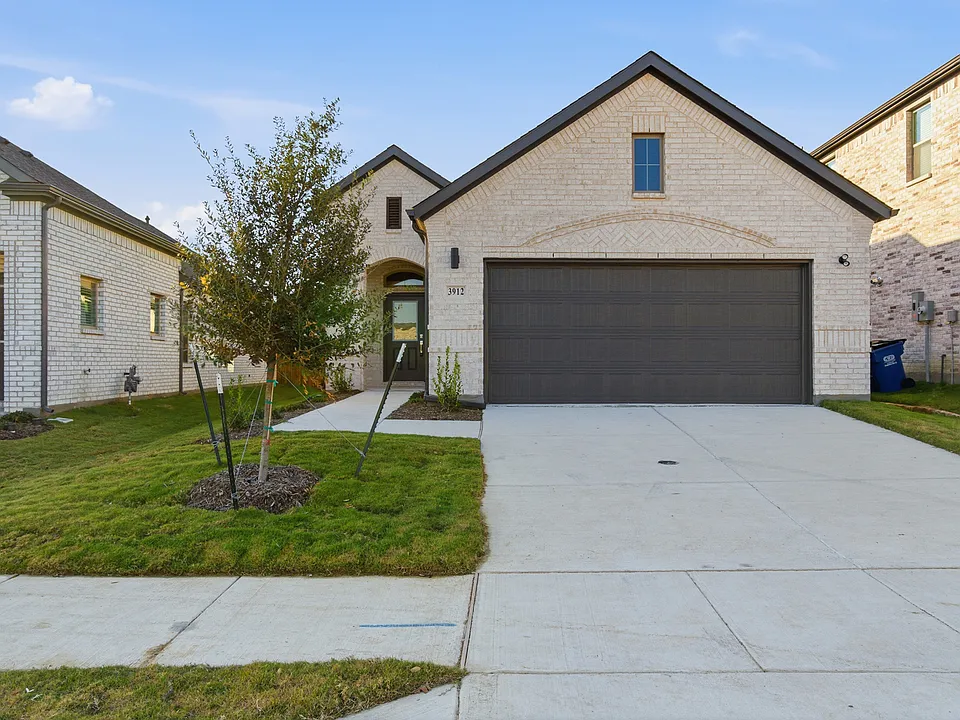 3912 Sandstone Ln