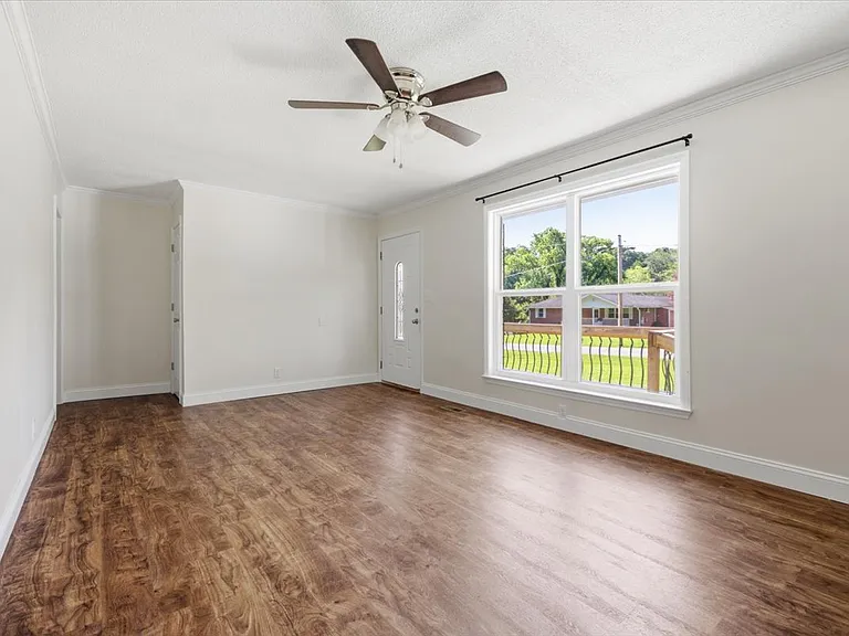 241 Hiawatha Cir — Photo 3