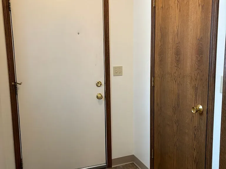913 N. Park Ave — Photo 3