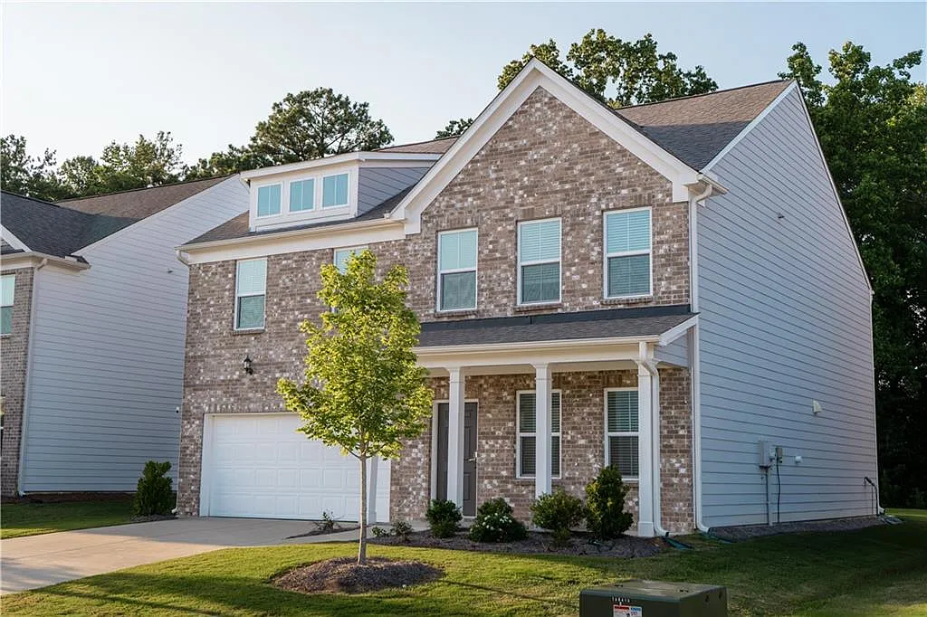 5 bed, 2.5 bath, 2740 sqft, $3,100 — Photo 1