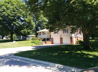 105 N Oakmont Dr, Forest City, IA 50436