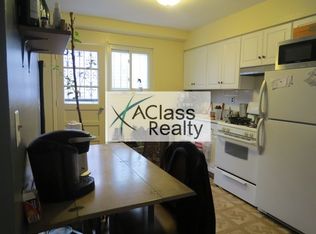 3127 42nd St, Astoria, NY 11103