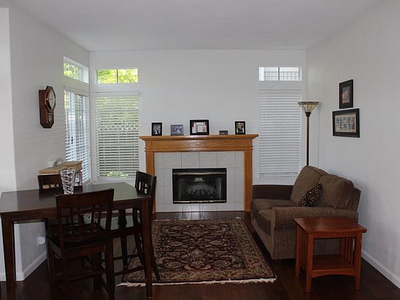 2nd image of 313 W Meadows Ln