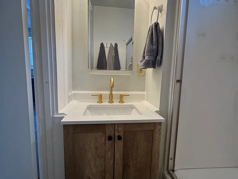 420 Ada St #2 — Photo 10