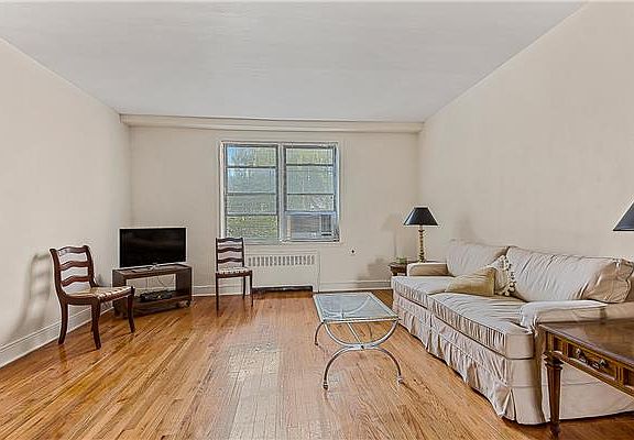 3rd image of 3840 Greystone Ave APT 4A