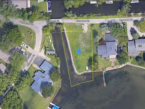 4545 Linwood St, West Bloomfield, MI 48324