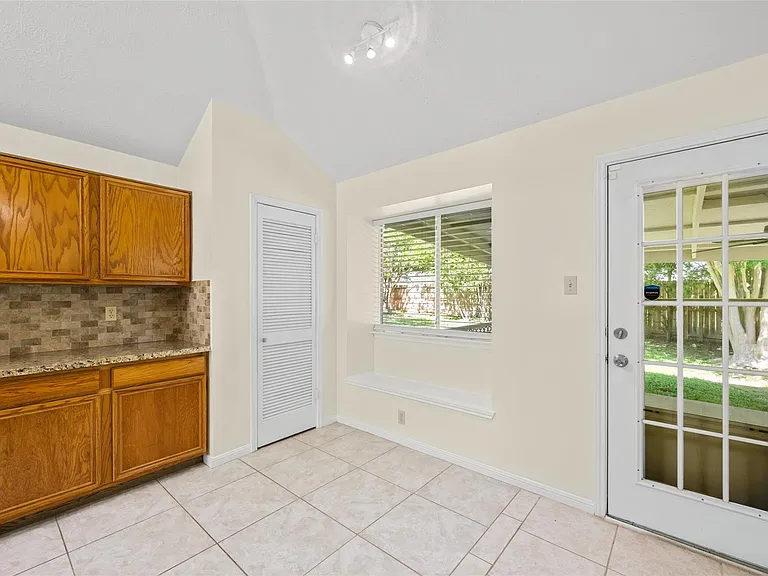 17402 Eastwood Cir — Photo 12
