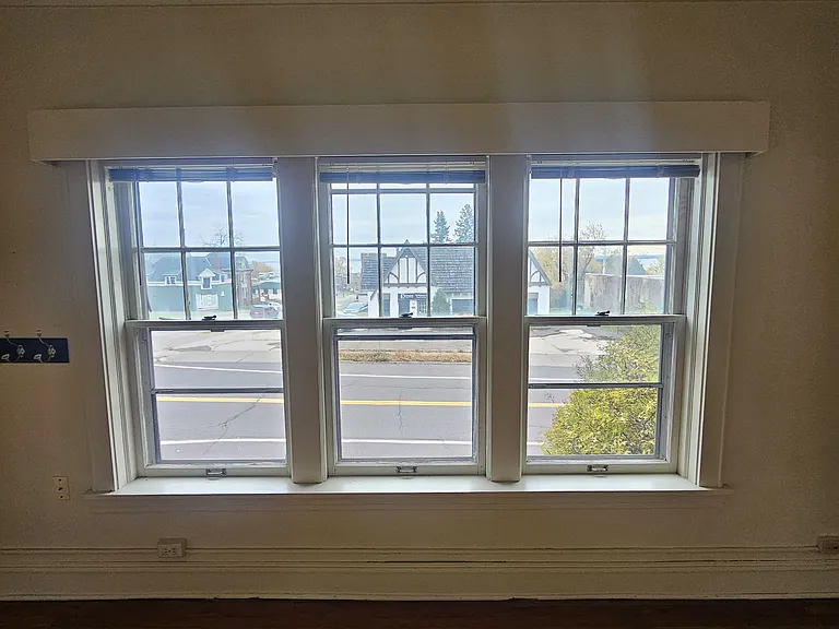 Devonshire Apartments — Photo 16