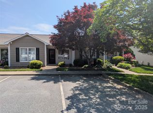 711 4th Ave SW APT B3, Conover, NC 28613