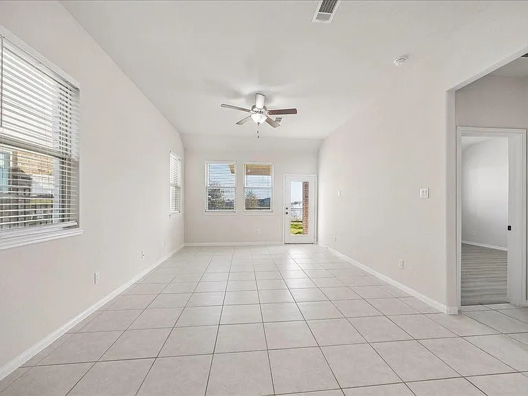 756 Lake Lacosta Dr — Photo 9