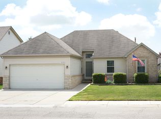 26200 Rosebriar Dr, Chesterfield, MI 48051