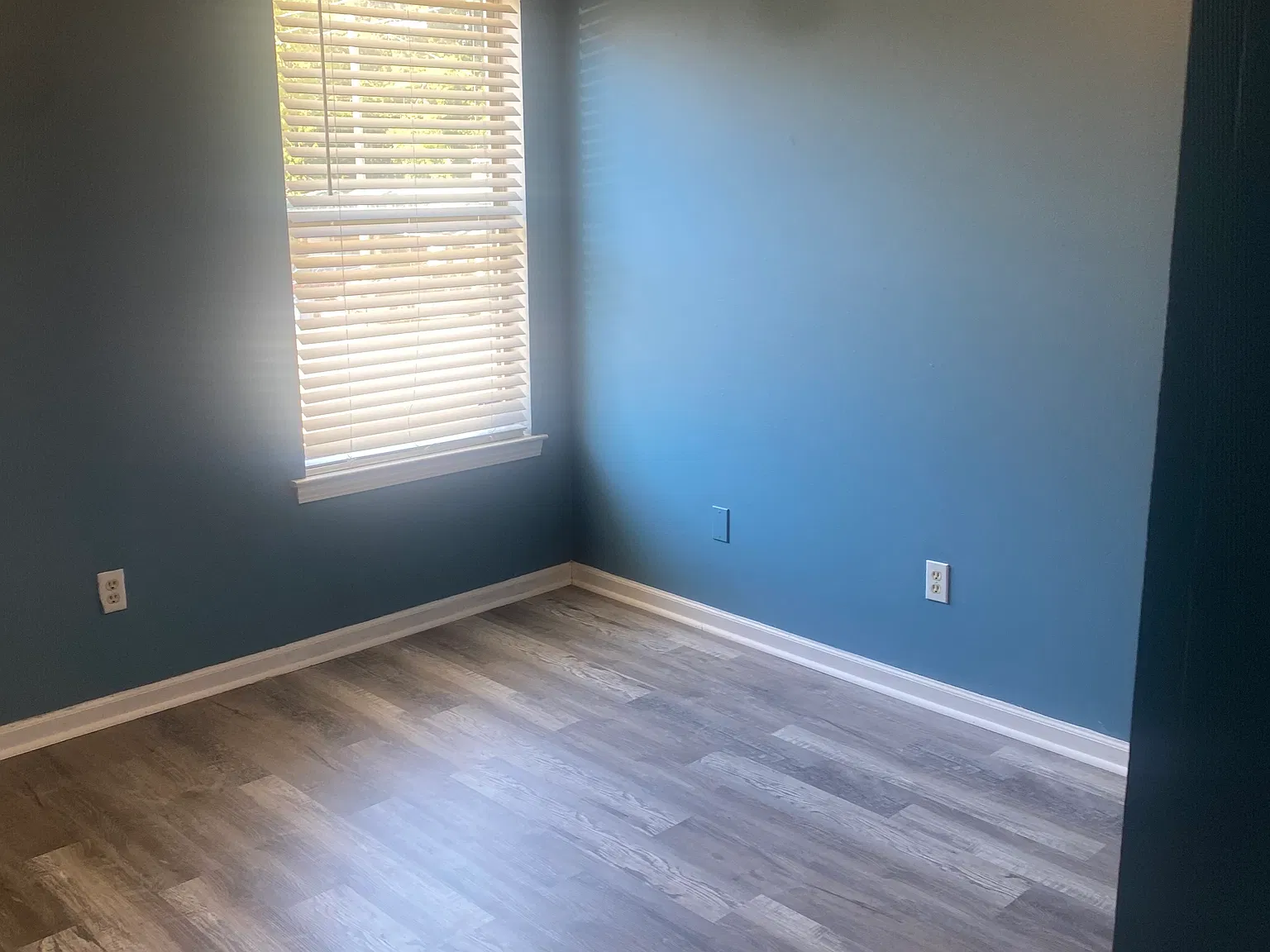 3 bed, 1096 sqft, $1,400 — Photo 1