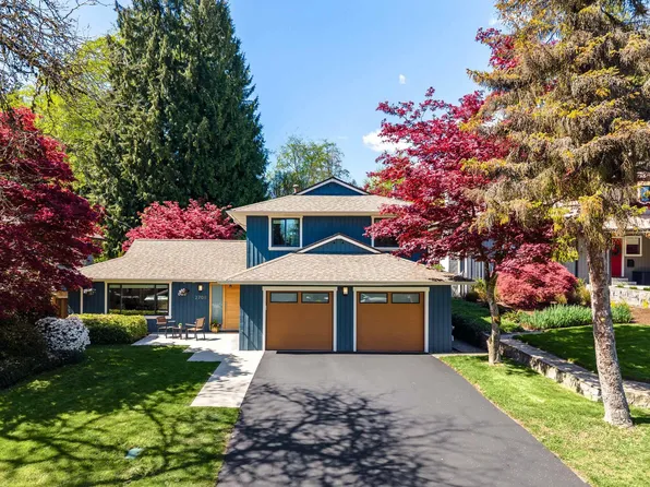 2708 Byron Rd, North Vancouver, BC V7H 1M2