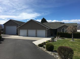 2860 Chaussee Victoria Ct, East Wenatchee, WA 98802