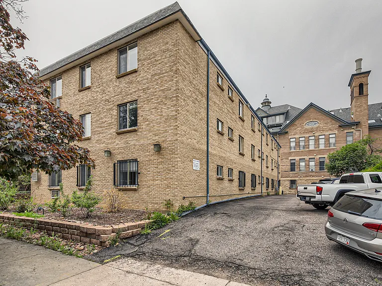 The condo is in a 3-story building in the heart of the Congress Park neighborhood! Enjoy the community amenities which include a rooftop patio to take in views of Denver, an outdoor courtyard, & laundry room. One off-street parking spot is included.