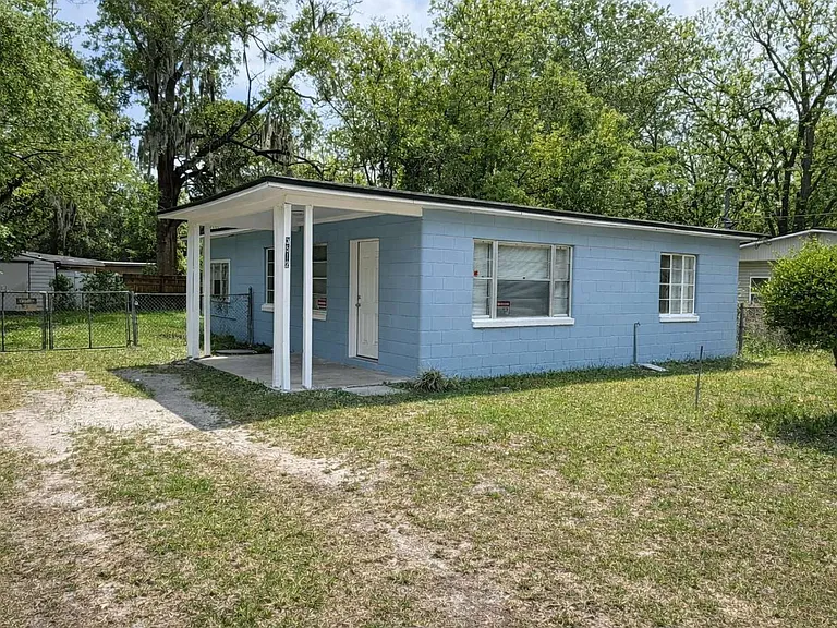 3512 Broadway Ave — Photo 1