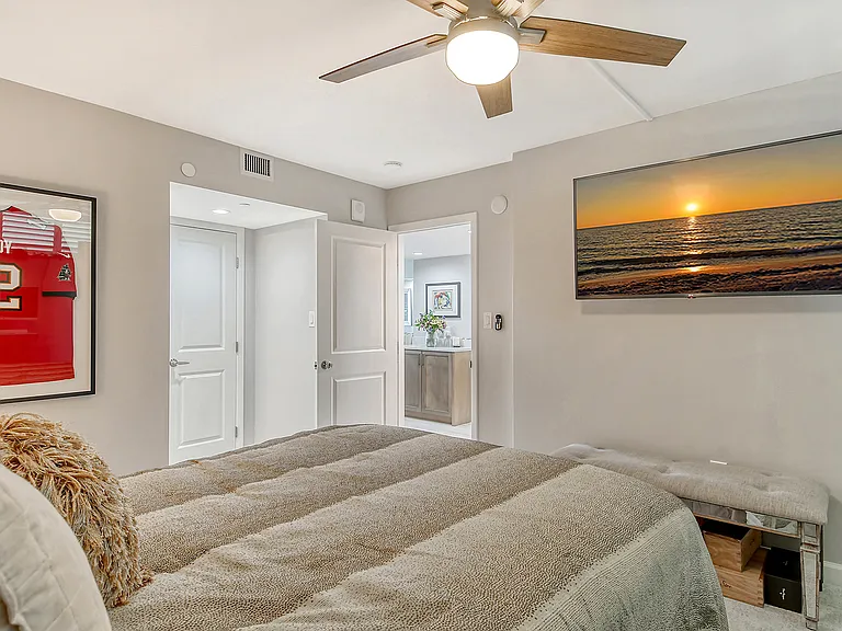 888 Boulevard Of The Arts — Photo 29