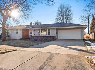 1621 N Douglas St, Appleton, WI 54914