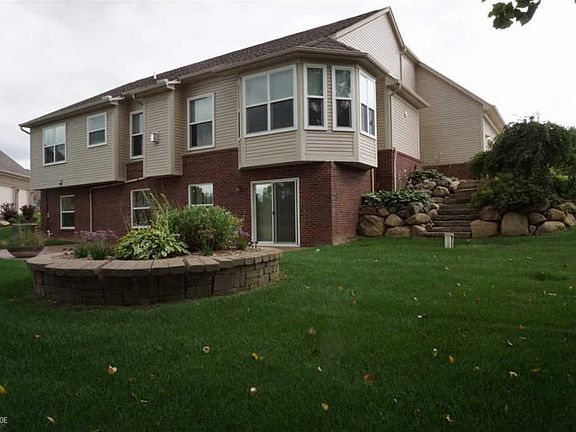 5th image of 9861 Westwood Cir