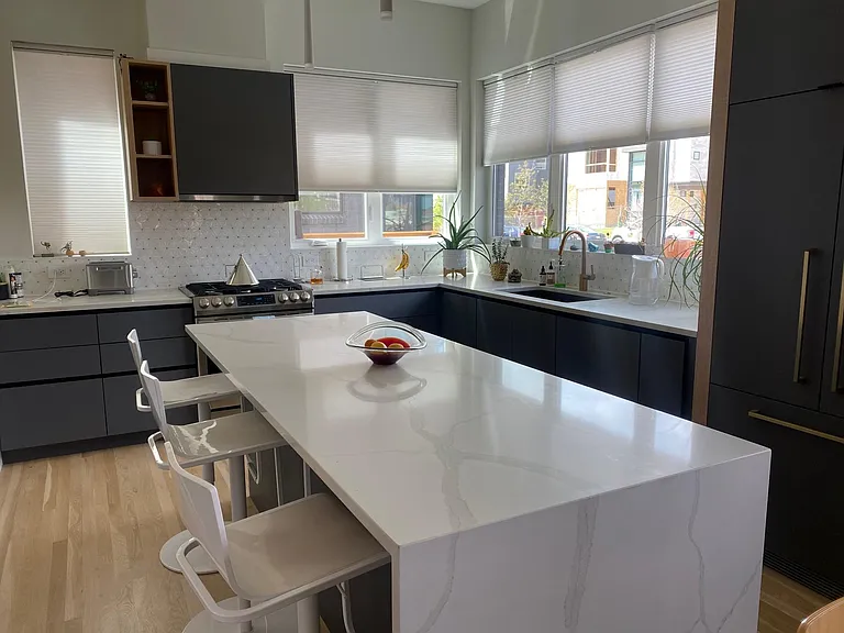 1726 Irving St — Photo 3