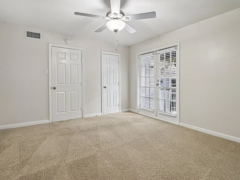 B2DQ Bedroom